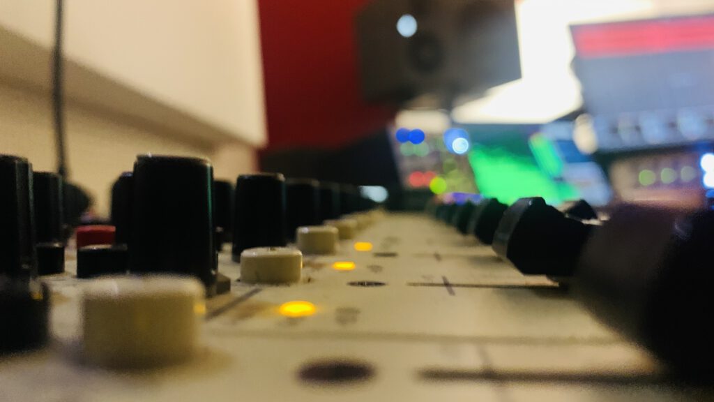 Sounddesign bollini-box close Mischpult view